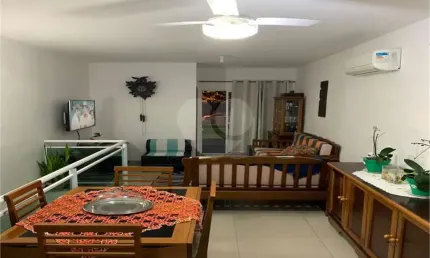 Casa com 3 quartos à venda na Avenida Marechal Deodoro, Vila Valença, São Vicente