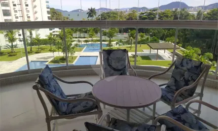 Apartamento com 4 quartos à venda ou para locação em Parque Enseada - SP