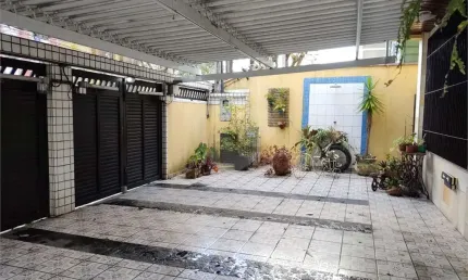 Casa com 4 quartos à venda na Rua Liberdade, Boqueirão, Santos