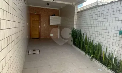 Casa com 3 quartos à venda na Rua Evaristo da Veiga, Campo Grande, Santos