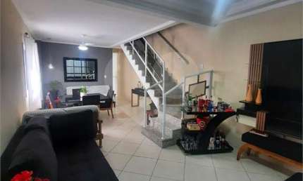 Casa com 4 quartos à venda na Rua Cataguases, Tupi, Praia Grande