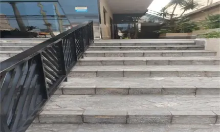 Sala comercial para alugar na Avenida Ana Costa, Gonzaga, Santos