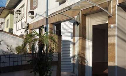 Sobrado com 4 quartos à venda ou para locação em Aparecida - SP