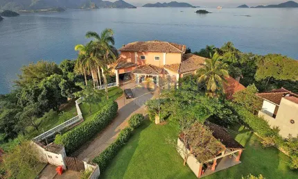 Casa com 5 quartos à venda na Das Rosas, Centro, Mangaratiba