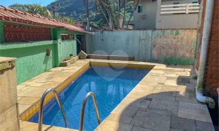 Casa com 4 quartos à venda ou para locação em Guaiúba - SP