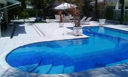 Casa com 4 quartos à venda ou para locação em Jardim Acapulco - SP