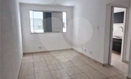 Apartamento à venda na Rua Frei Gaspar, Centro, São Vicente