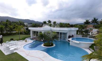 Sobrado com 8 quartos à venda em Jardim Acapulco - SP