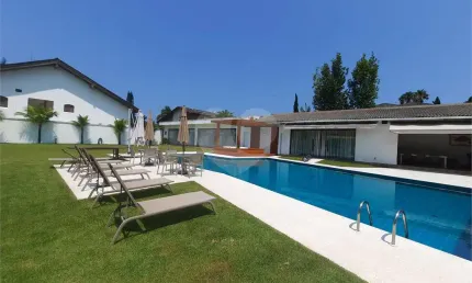 Casa com 6 quartos à venda ou para locação em Jardim Acapulco - SP