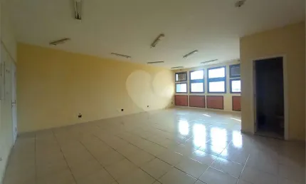 Sala comercial para alugar na Avenida Ana Costa, Vila Mathias, Santos