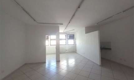 Sala comercial para alugar na Avenida Ana Costa, Vila Mathias, Santos