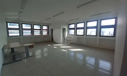 Sala comercial para alugar na Avenida Ana Costa, Vila Mathias, Santos