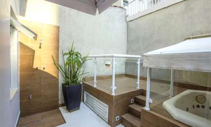 Casa com 4 quartos para alugar na Avenida Doutor Epitácio Pessoa, Boqueirão, Santos