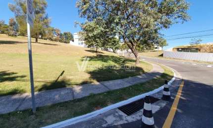 Terreno comercial para alugar na Rua Aguaçú, 171, Loteamento Alphaville Campinas, Campinas por R$ 2.990