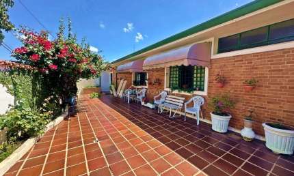 Casa com 4 quartos à venda na Rua Teófilo Braga, 515, Jardim Nossa Senhora Auxiliadora, Campinas, 234 m2 por R$ 900.000