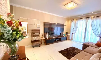 Sobrado de 178m² à Venda - 3 Dormitórios, 1 Suíte, 3 Vagas