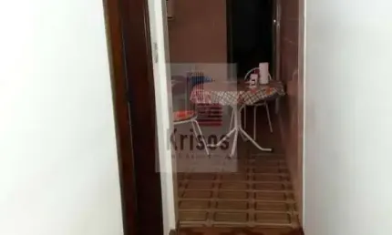 LINDA CASA TÉRREA CORREDOR LATERAL GARAGEM COBERTA P/2AUTOS