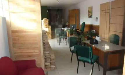 Casa comercial para alugar na Rua Valentim Silva, 92, Jardim do Lago, São Paulo