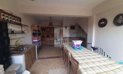 Oportunidade Imperdível: Sobrado com 3 Quartos, 1 Suíte e Área Gourmet Próximo ao Metrô Vila Sônia!