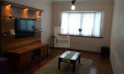 Excelente Sobrado à Venda na Vila Morse: Conforto e Espaço!