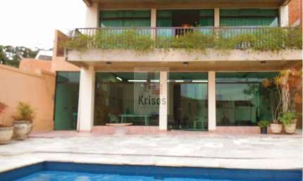 Sobrado de 610m² à Venda no Parque dos Príncipes ? 4 Suítes, Piscina e 6 Vagas