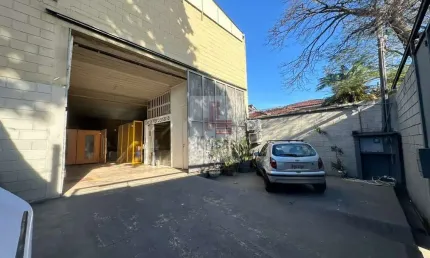 Galpão a venda 400m² de área útil 4 vagas e escritório