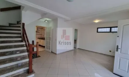 Seu novo lar aguardando por você! lindo sobrado em condomínio fechado.