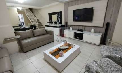Sobrado com 170m², 3 suítes, 5 vagas no Jardim Bonfiglioli