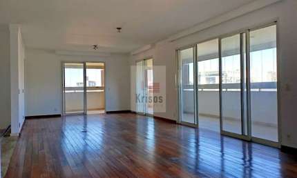 Morumbi 261m com 3 suítes e 4 vagas com depósito e varanda gourmet.
