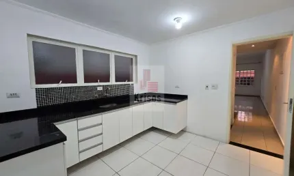 Seu Novo Lar Espera por Você! Casa condomínio no Jardim Bonfiglioli.