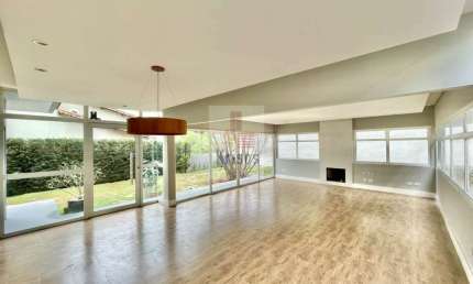 Excelente Casa em Condomínio de Alto Padrão - Oportunidade Única!