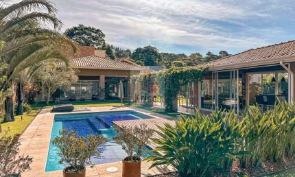 Casa Moderna em Terreno Pleno - Alto Padrão com Acabamentos de Qualidade!