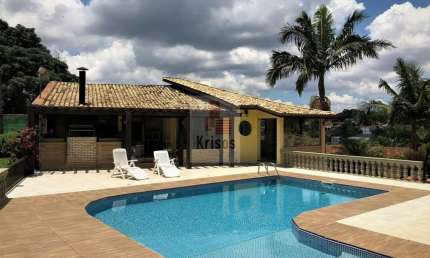 Excelente Casa Contemporânea com Vista para o Parque Cemucam!