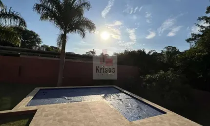 Impressionante Casa Nova de Alto Padrão: Modernidade, Conforto e Segurança!