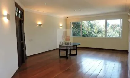 Magnífica Casa de Alto Padrão com Vista Privilegiada!