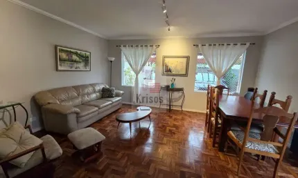 Sobrado reformado, pronto para morar em condomínio fechado!