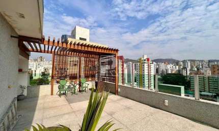 Cobertura com 4 Quartos e 3 banheiros à Venda, 370 m² por R$ 2.600.000