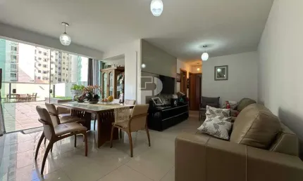 Apartamento com ampla área privativa no Lourdes À VENDA.