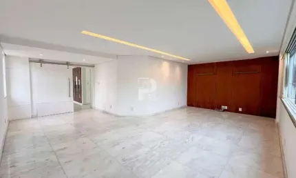 Apartamento à venda – 198m² – 4 quartos – 1 suíte – 2 vagas – Vila Paris.
