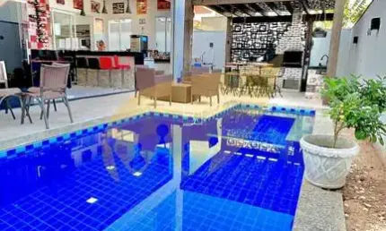 Casa Tipo Sobrado Belvedere, Com 5 Quartos Sendo 3 Suites, 1 Escritorio, Piscina