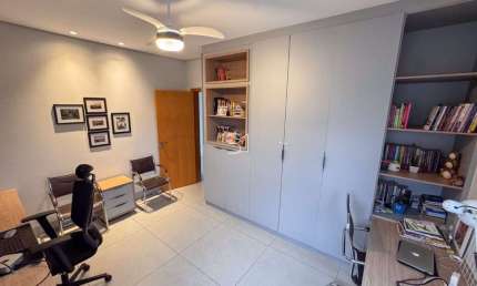Casa no Villa Jardim , 3 Suites 1 Closet Master, Lavanderia, Lavabo, 4 Garagens