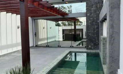 Casa de luxo, 3 suites 1 closet master, churrasqueira, piscina, área gourmet