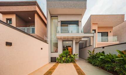 LINDA CASA EM CONDOMINIO FECHADO NOVA JAGUARY - SANTANA DE PARNAIBA