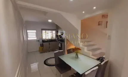 Sobrado à venda de 80m² | 02 dormitórios, sendo todos suítes e 02 vagas de garagem | Condomínio Limoeiro - Jardim Limoeiro | São José dos Campos |