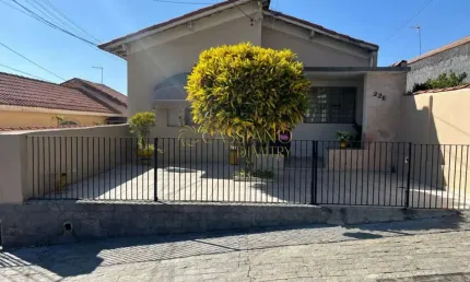 Casa à Venda de 230m² | 06 dormitórios e 08 vagas de garagem | Vila Maria - São José dos Campos