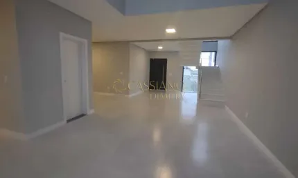 Sobrado à venda de 236m² | 03 dormitórios, sendo suítes e 04 vagas de garagem | Condomínio Verana - Loteamento Verana | São José dos Campos |