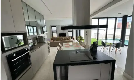 Casa à venda de 373m² | 04 dormitórios, sendo 03 suítes e 02 vagas de garagem | Condomínio Residencial Verana - Loteamento Verana | São José dos Campos |