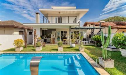 Casa à Venda de 396,44m² | 05 dormitórios sendo 05 suítes e 02 vagas de garagem | Jardim Esplanada II - São José dos Campos |