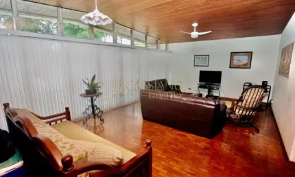 Casa terréa à venda de 188m² | 03 dormitórios sendo uma suíte e 02 vagas | vila adyana | são josé dos campos