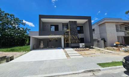 Casa à venda de 450m² | 04 dormiórios sendo suítes e 04 vagas de garagem | Condomínio Jardim do Golfe à Venda | Jardim do Golfe II | São José dos Campos